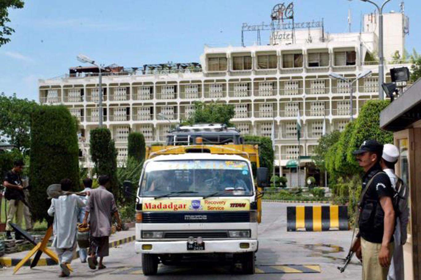 Pakistan'da otelde çatışma: 8 ölü 6 yaralı